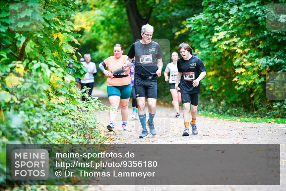 12.10.2025 - Bramfelder Halbmarathon 2025 Dr. Thomas Lammeyer http://msf.ph/oto/9356180 12.10.2025 10:56:14 Laufen 154, 2059 meine-sportfotos.de