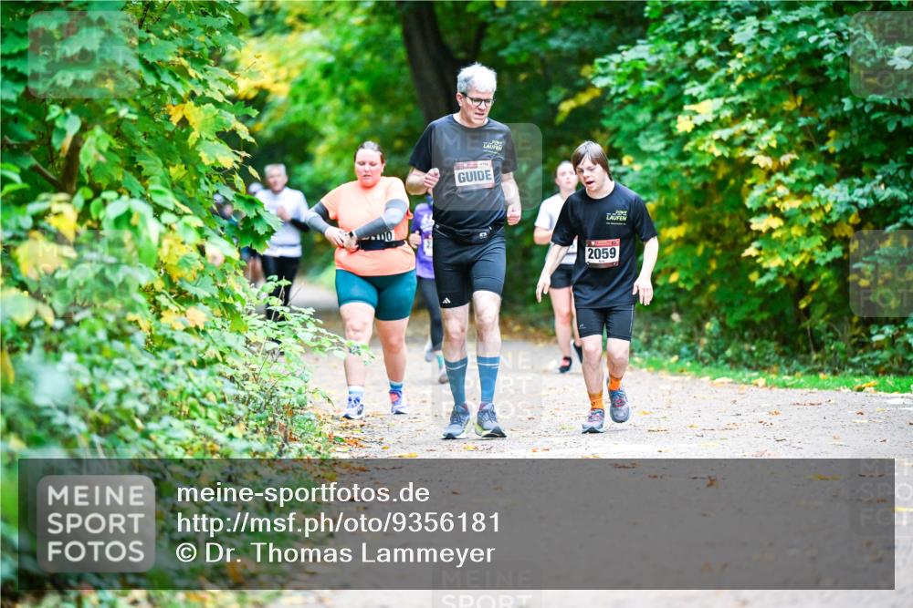 12.10.2025 - Bramfelder Halbmarathon 2025 Dr. Thomas Lammeyer http://msf.ph/oto/9356181 12.10.2025 10:56:14 Laufen 00, 2059 meine-sportfotos.de