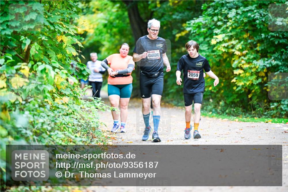 12.10.2025 - Bramfelder Halbmarathon 2025 Dr. Thomas Lammeyer http://msf.ph/oto/9356187 12.10.2025 10:56:15 Laufen 154, 2059 meine-sportfotos.de