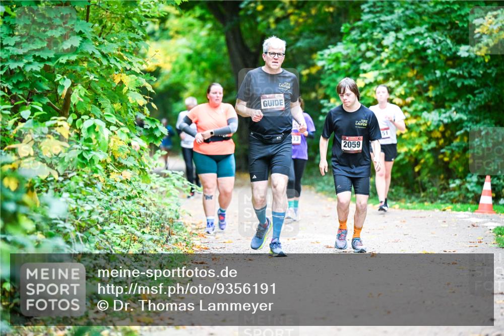 12.10.2025 - Bramfelder Halbmarathon 2025 Dr. Thomas Lammeyer http://msf.ph/oto/9356191 12.10.2025 10:56:16 Laufen 154, 51, 33, 2059 meine-sportfotos.de