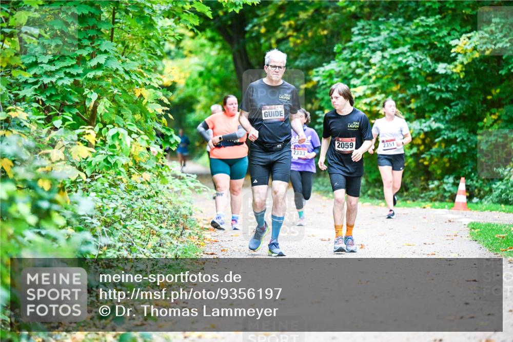 12.10.2025 - Bramfelder Halbmarathon 2025 Dr. Thomas Lammeyer http://msf.ph/oto/9356197 12.10.2025 10:56:17 Laufen 2333, 2059, 2351 meine-sportfotos.de