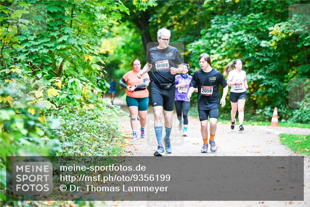 12.10.2025 - Bramfelder Halbmarathon 2025 Dr. Thomas Lammeyer http://msf.ph/oto/9356199 12.10.2025 10:56:17 Laufen 2333, 2059, 2351 meine-sportfotos.de