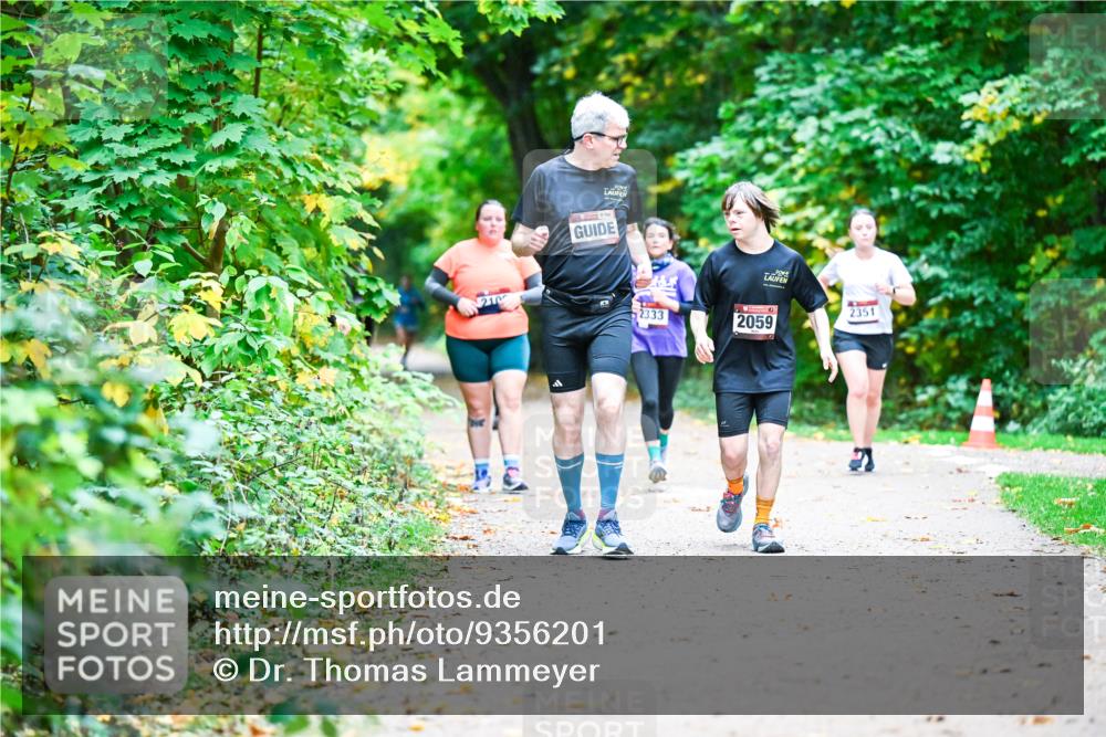 12.10.2025 - Bramfelder Halbmarathon 2025 Dr. Thomas Lammeyer http://msf.ph/oto/9356201 12.10.2025 10:56:18 Laufen 210, 2333, 0, 2351, 2059 meine-sportfotos.de