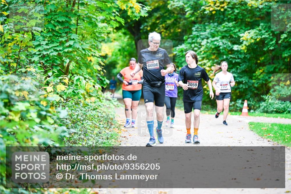 12.10.2025 - Bramfelder Halbmarathon 2025 Dr. Thomas Lammeyer http://msf.ph/oto/9356205 12.10.2025 10:56:18 Laufen 2100, 2333, 2059, 2351 meine-sportfotos.de