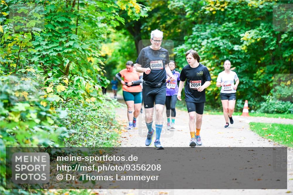 12.10.2025 - Bramfelder Halbmarathon 2025 Dr. Thomas Lammeyer http://msf.ph/oto/9356208 12.10.2025 10:56:19 Laufen 2333, 2059, 2351 meine-sportfotos.de