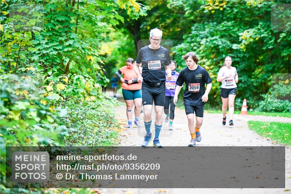 12.10.2025 - Bramfelder Halbmarathon 2025 Dr. Thomas Lammeyer http://msf.ph/oto/9356209 12.10.2025 10:56:19 Laufen 154, 333, 2351, 2059 meine-sportfotos.de