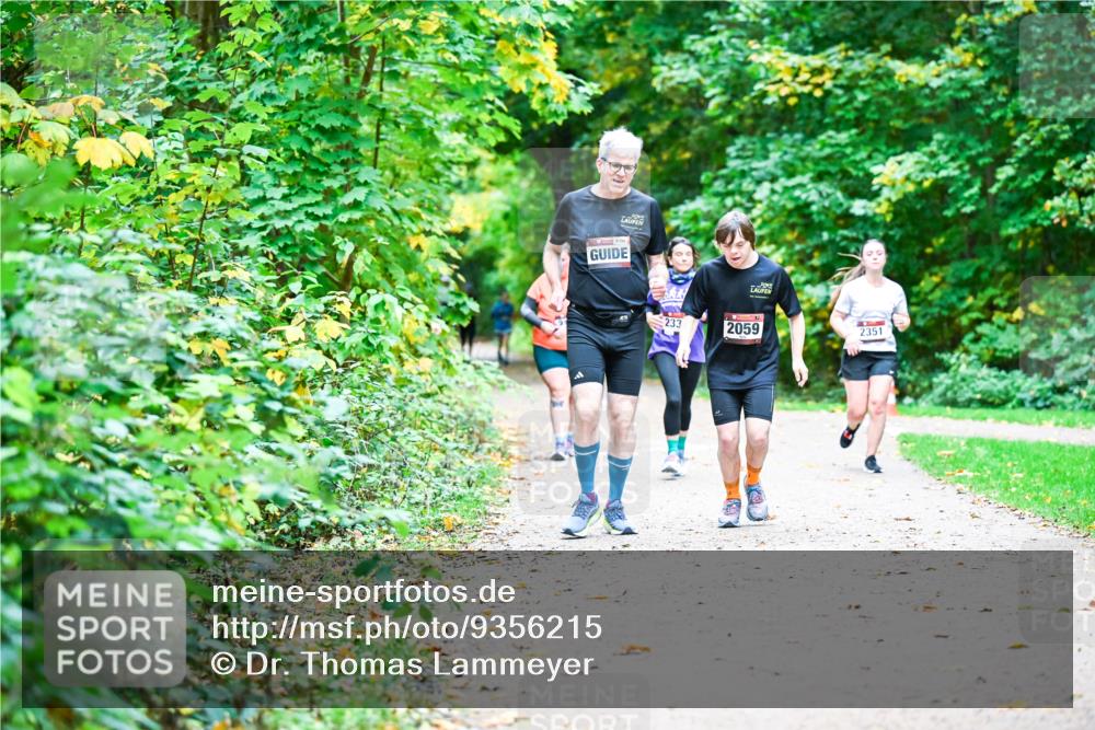 12.10.2025 - Bramfelder Halbmarathon 2025 Dr. Thomas Lammeyer http://msf.ph/oto/9356215 12.10.2025 10:56:20 Laufen 233, 2059, 2351 meine-sportfotos.de