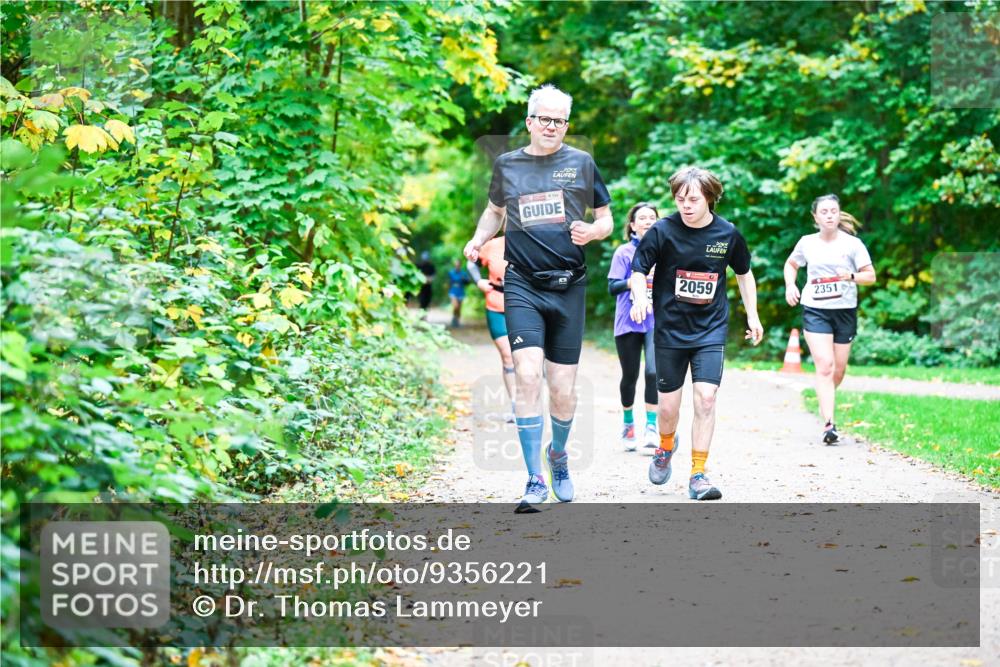 12.10.2025 - Bramfelder Halbmarathon 2025 Dr. Thomas Lammeyer http://msf.ph/oto/9356221 12.10.2025 10:56:21 Laufen 154, 2059, 2351 meine-sportfotos.de