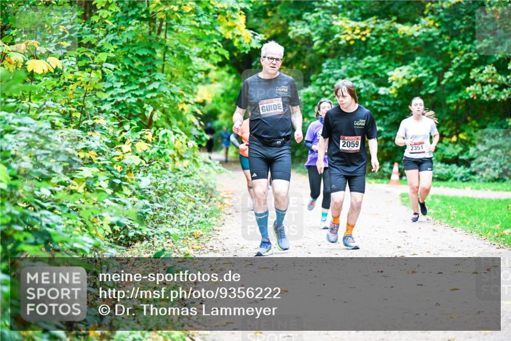 12.10.2025 - Bramfelder Halbmarathon 2025 Dr. Thomas Lammeyer http://msf.ph/oto/9356222 12.10.2025 10:56:21 Laufen 2059, 2351 meine-sportfotos.de