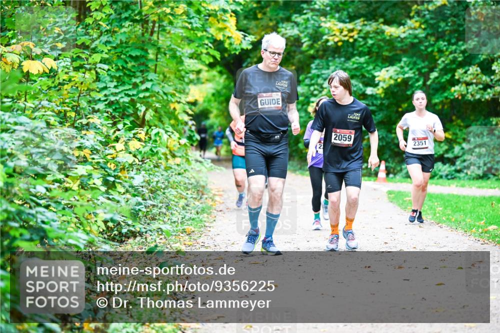 12.10.2025 - Bramfelder Halbmarathon 2025 Dr. Thomas Lammeyer http://msf.ph/oto/9356225 12.10.2025 10:56:21 Laufen 2, 2059, 2351 meine-sportfotos.de