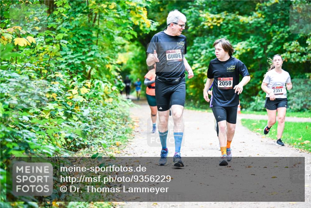 12.10.2025 - Bramfelder Halbmarathon 2025 Dr. Thomas Lammeyer http://msf.ph/oto/9356229 12.10.2025 10:56:22 Laufen 154, 2059, 2351 meine-sportfotos.de