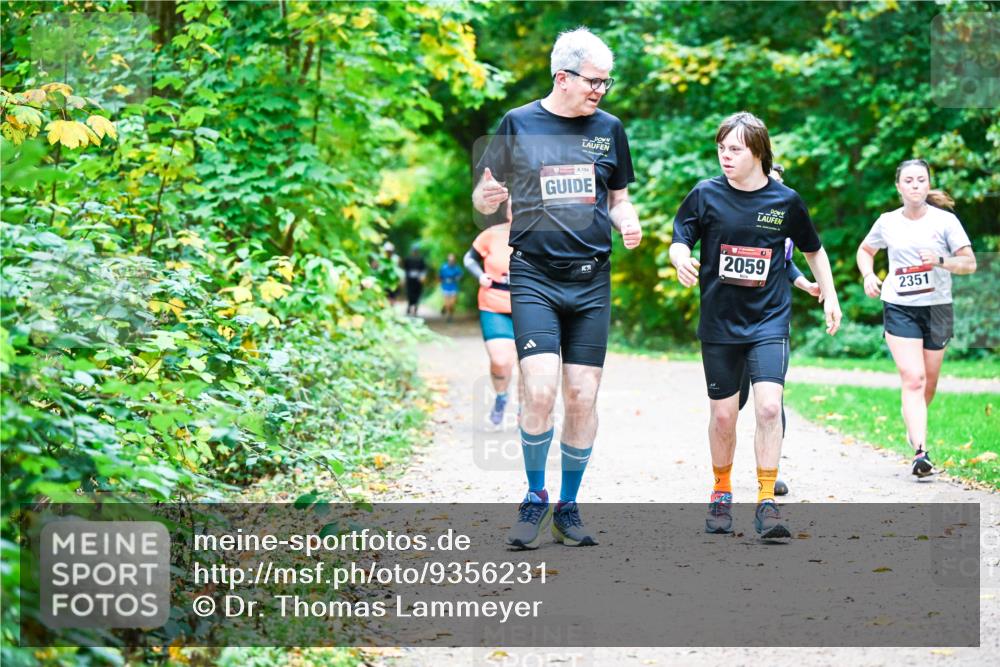 12.10.2025 - Bramfelder Halbmarathon 2025 Dr. Thomas Lammeyer http://msf.ph/oto/9356231 12.10.2025 10:56:22 Laufen 2059, 2351 meine-sportfotos.de