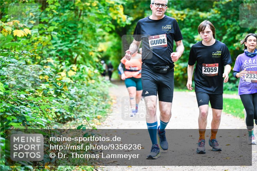 12.10.2025 - Bramfelder Halbmarathon 2025 Dr. Thomas Lammeyer http://msf.ph/oto/9356236 12.10.2025 10:56:23 Laufen 2059, 2333, 105 meine-sportfotos.de
