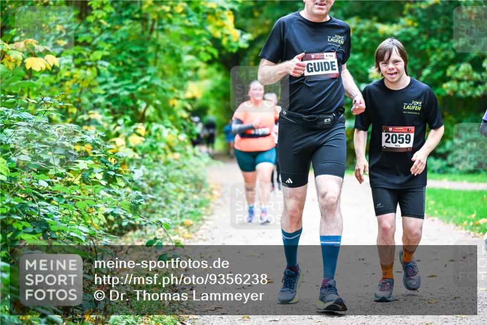 12.10.2025 - Bramfelder Halbmarathon 2025 Dr. Thomas Lammeyer http://msf.ph/oto/9356238 12.10.2025 10:56:23 Laufen 154, 2059 meine-sportfotos.de