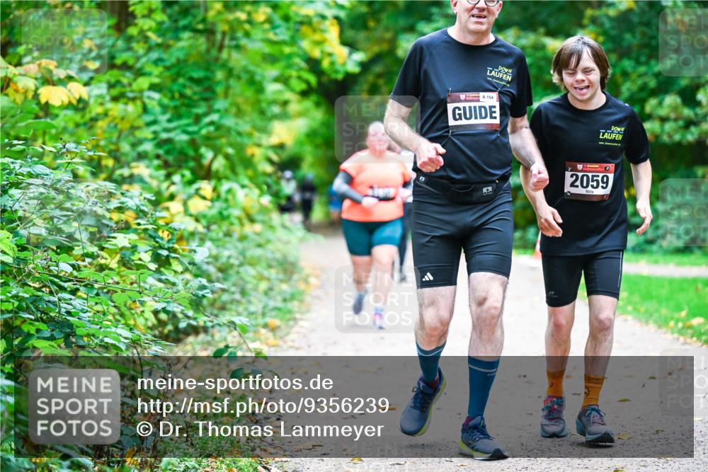 12.10.2025 - Bramfelder Halbmarathon 2025 Dr. Thomas Lammeyer http://msf.ph/oto/9356239 12.10.2025 10:56:23 Laufen 154, 2059 meine-sportfotos.de
