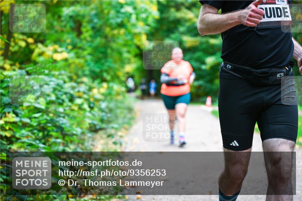 12.10.2025 - Bramfelder Halbmarathon 2025 Dr. Thomas Lammeyer http://msf.ph/oto/9356253 12.10.2025 10:56:26 Laufen 154 meine-sportfotos.de