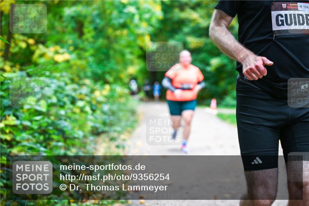 12.10.2025 - Bramfelder Halbmarathon 2025 Dr. Thomas Lammeyer http://msf.ph/oto/9356254 12.10.2025 10:56:26 Laufen 34, 154 meine-sportfotos.de