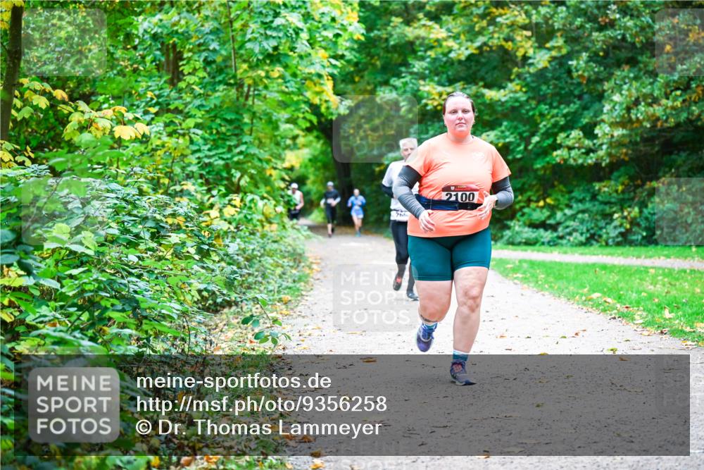 12.10.2025 - Bramfelder Halbmarathon 2025 Dr. Thomas Lammeyer http://msf.ph/oto/9356258 12.10.2025 10:56:26 Laufen 266, 2100 meine-sportfotos.de