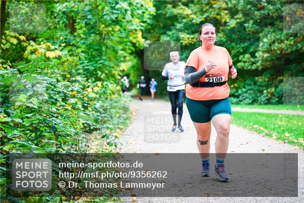 12.10.2025 - Bramfelder Halbmarathon 2025 Dr. Thomas Lammeyer http://msf.ph/oto/9356262 12.10.2025 10:56:27 Laufen 2100 meine-sportfotos.de