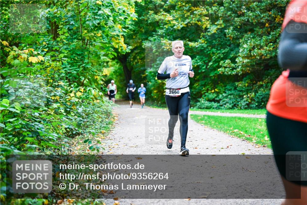 12.10.2025 - Bramfelder Halbmarathon 2025 Dr. Thomas Lammeyer http://msf.ph/oto/9356264 12.10.2025 10:56:29 Laufen 2668 meine-sportfotos.de