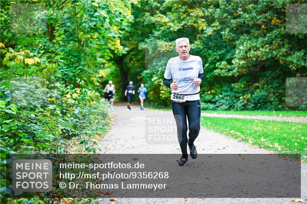 12.10.2025 - Bramfelder Halbmarathon 2025 Dr. Thomas Lammeyer http://msf.ph/oto/9356268 12.10.2025 10:56:29 Laufen 2668 meine-sportfotos.de