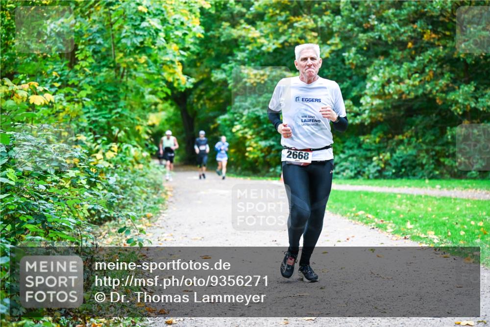 12.10.2025 - Bramfelder Halbmarathon 2025 Dr. Thomas Lammeyer http://msf.ph/oto/9356271 12.10.2025 10:56:30 Laufen 2668 meine-sportfotos.de