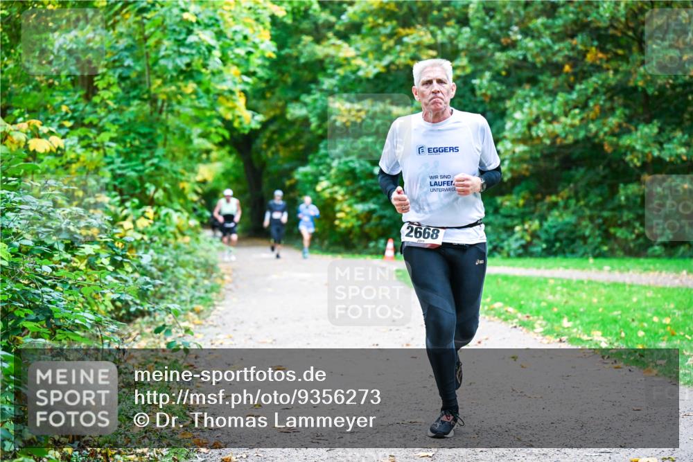 12.10.2025 - Bramfelder Halbmarathon 2025 Dr. Thomas Lammeyer http://msf.ph/oto/9356273 12.10.2025 10:56:30 Laufen 2668 meine-sportfotos.de