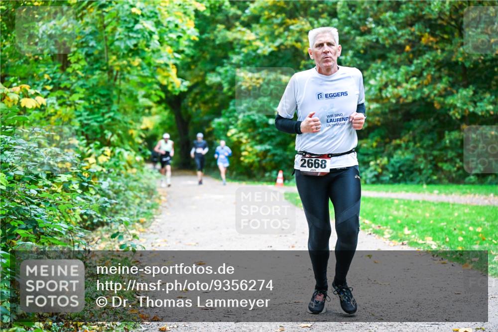 12.10.2025 - Bramfelder Halbmarathon 2025 Dr. Thomas Lammeyer http://msf.ph/oto/9356274 12.10.2025 10:56:30 Laufen 2668 meine-sportfotos.de