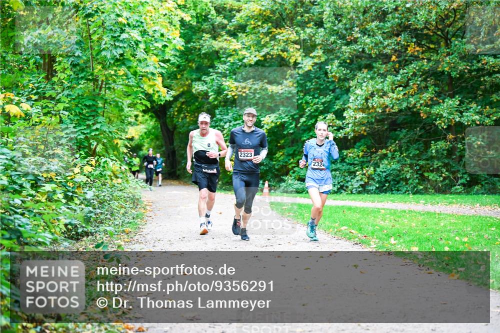 12.10.2025 - Bramfelder Halbmarathon 2025 Dr. Thomas Lammeyer http://msf.ph/oto/9356291 12.10.2025 10:56:37 Laufen 2323, 232 meine-sportfotos.de