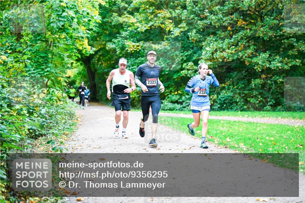 12.10.2025 - Bramfelder Halbmarathon 2025 Dr. Thomas Lammeyer http://msf.ph/oto/9356295 12.10.2025 10:56:38 Laufen 2323, 232 meine-sportfotos.de