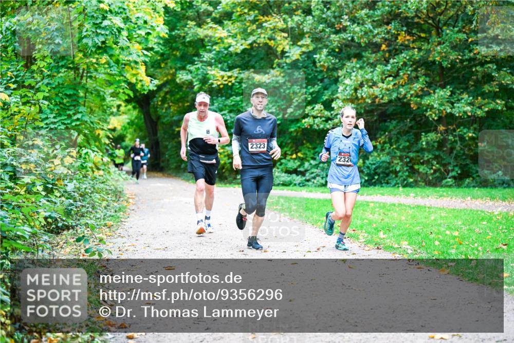 12.10.2025 - Bramfelder Halbmarathon 2025 Dr. Thomas Lammeyer http://msf.ph/oto/9356296 12.10.2025 10:56:38 Laufen 2323, 232 meine-sportfotos.de