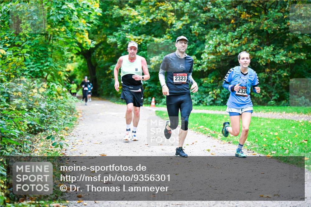 12.10.2025 - Bramfelder Halbmarathon 2025 Dr. Thomas Lammeyer http://msf.ph/oto/9356301 12.10.2025 10:56:38 Laufen 2323, 232 meine-sportfotos.de