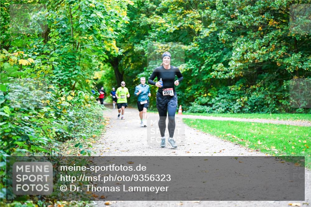 12.10.2025 - Bramfelder Halbmarathon 2025 Dr. Thomas Lammeyer http://msf.ph/oto/9356323 12.10.2025 10:56:48 Laufen 2551 meine-sportfotos.de