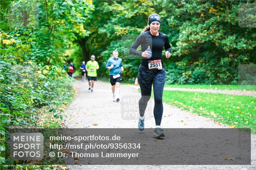 12.10.2025 - Bramfelder Halbmarathon 2025 Dr. Thomas Lammeyer http://msf.ph/oto/9356334 12.10.2025 10:56:49 Laufen 2551 meine-sportfotos.de