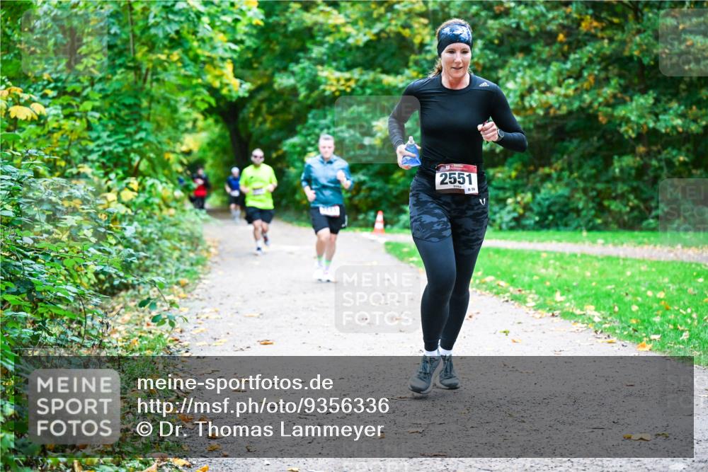 12.10.2025 - Bramfelder Halbmarathon 2025 Dr. Thomas Lammeyer http://msf.ph/oto/9356336 12.10.2025 10:56:50 Laufen 2551, 59 meine-sportfotos.de