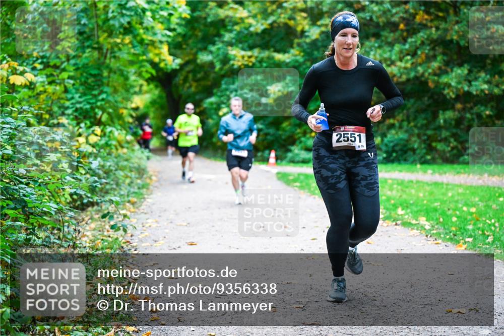12.10.2025 - Bramfelder Halbmarathon 2025 Dr. Thomas Lammeyer http://msf.ph/oto/9356338 12.10.2025 10:56:50 Laufen 2551, 59 meine-sportfotos.de