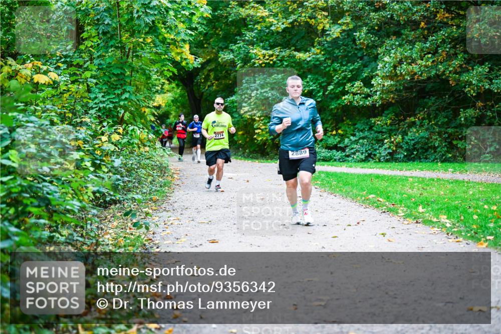 12.10.2025 - Bramfelder Halbmarathon 2025 Dr. Thomas Lammeyer http://msf.ph/oto/9356342 12.10.2025 10:56:52 Laufen 2774, 2889 meine-sportfotos.de