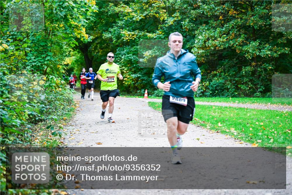 12.10.2025 - Bramfelder Halbmarathon 2025 Dr. Thomas Lammeyer http://msf.ph/oto/9356352 12.10.2025 10:56:53 Laufen 2774, 2889 meine-sportfotos.de