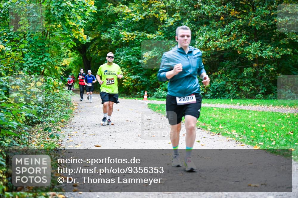 12.10.2025 - Bramfelder Halbmarathon 2025 Dr. Thomas Lammeyer http://msf.ph/oto/9356353 12.10.2025 10:56:53 Laufen 2774, 2889 meine-sportfotos.de