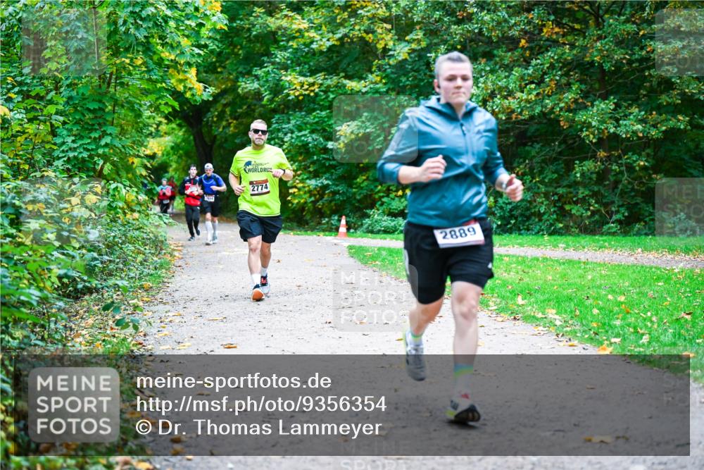 12.10.2025 - Bramfelder Halbmarathon 2025 Dr. Thomas Lammeyer http://msf.ph/oto/9356354 12.10.2025 10:56:53 Laufen 2774, 2889 meine-sportfotos.de