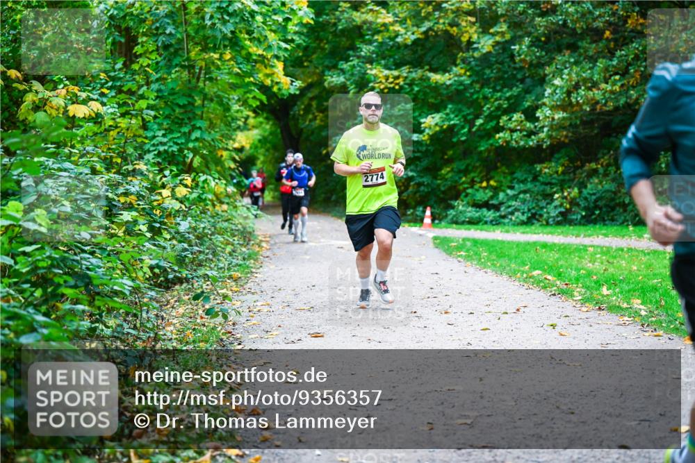 12.10.2025 - Bramfelder Halbmarathon 2025 Dr. Thomas Lammeyer http://msf.ph/oto/9356357 12.10.2025 10:56:54 Laufen 2774 meine-sportfotos.de