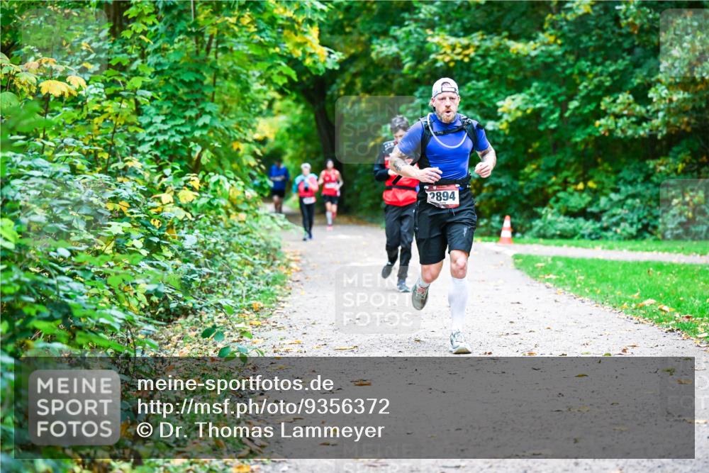12.10.2025 - Bramfelder Halbmarathon 2025 Dr. Thomas Lammeyer http://msf.ph/oto/9356372 12.10.2025 10:56:58 Laufen 2894 meine-sportfotos.de