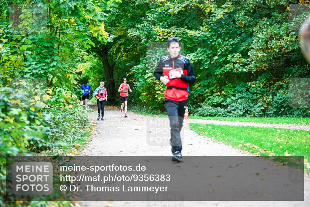 12.10.2025 - Bramfelder Halbmarathon 2025 Dr. Thomas Lammeyer http://msf.ph/oto/9356383 12.10.2025 10:57:00 Laufen 2040, 2633 meine-sportfotos.de