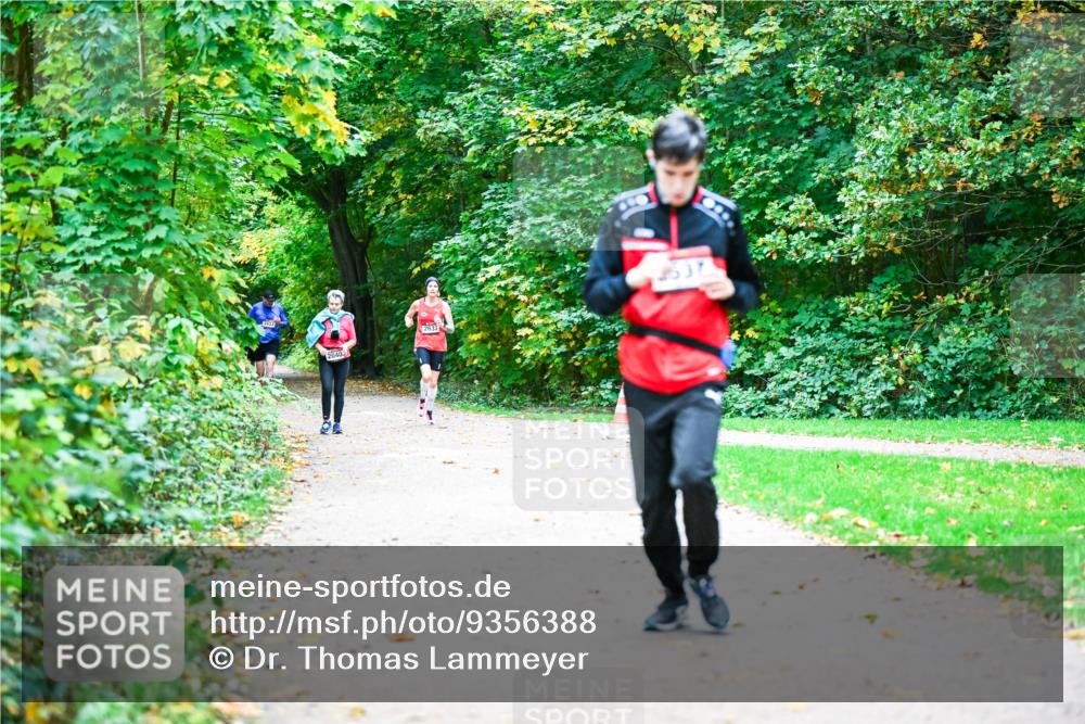 12.10.2025 - Bramfelder Halbmarathon 2025 Dr. Thomas Lammeyer http://msf.ph/oto/9356388 12.10.2025 10:57:01 Laufen 2633, 2040, 4537 meine-sportfotos.de