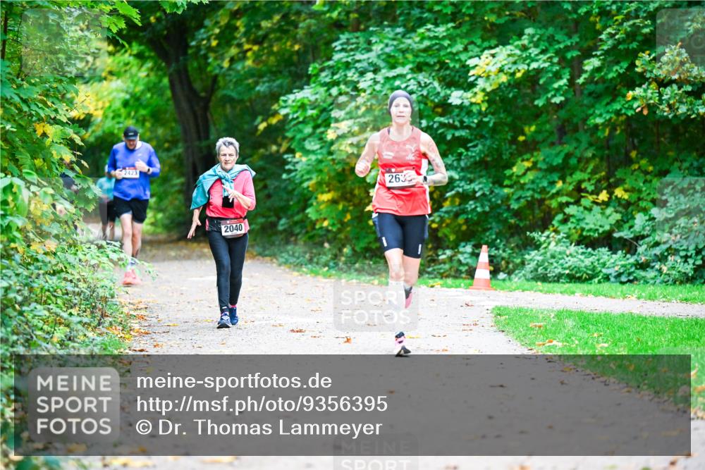 12.10.2025 - Bramfelder Halbmarathon 2025 Dr. Thomas Lammeyer http://msf.ph/oto/9356395 12.10.2025 10:57:05 Laufen 2423, 2040, 263 meine-sportfotos.de