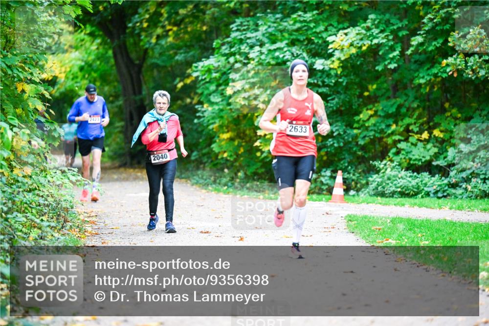 12.10.2025 - Bramfelder Halbmarathon 2025 Dr. Thomas Lammeyer http://msf.ph/oto/9356398 12.10.2025 10:57:05 Laufen 2423, 2040, 2633 meine-sportfotos.de