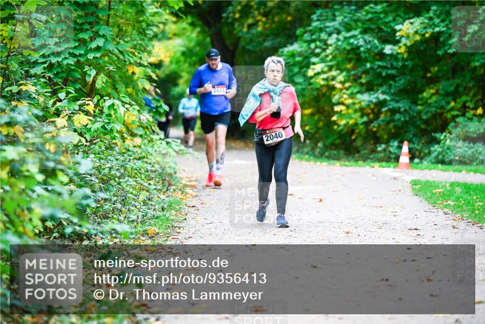 12.10.2025 - Bramfelder Halbmarathon 2025 Dr. Thomas Lammeyer http://msf.ph/oto/9356413 12.10.2025 10:57:08 Laufen 2423, 2040 meine-sportfotos.de
