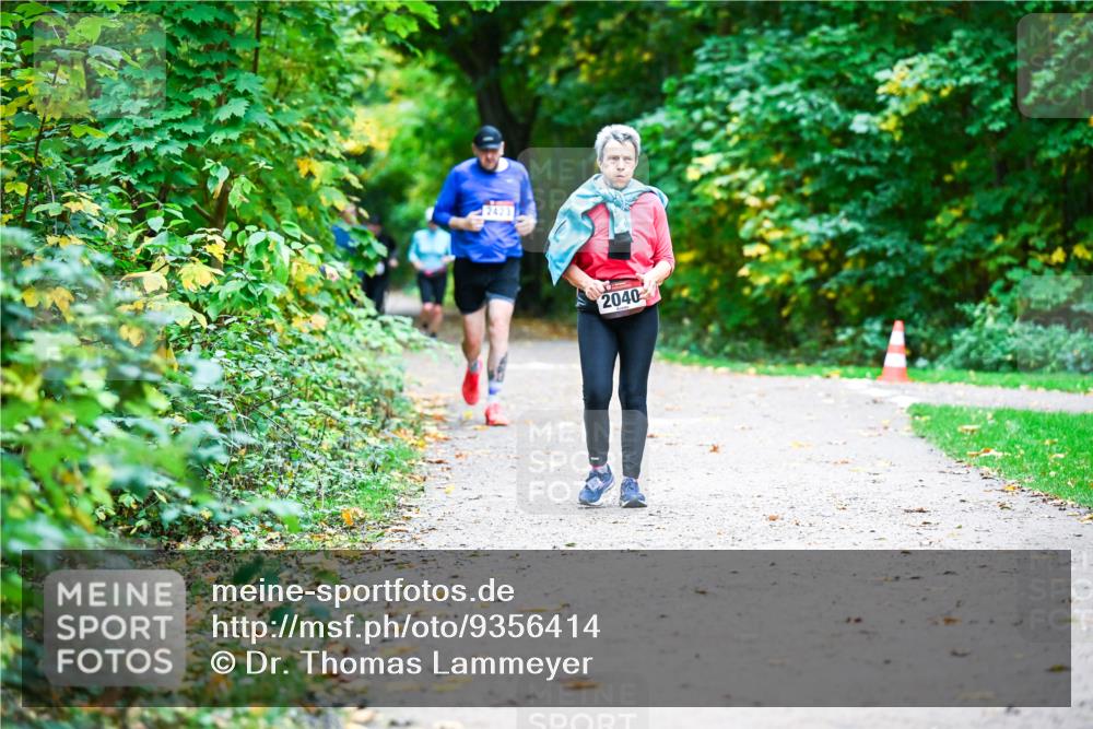 12.10.2025 - Bramfelder Halbmarathon 2025 Dr. Thomas Lammeyer http://msf.ph/oto/9356414 12.10.2025 10:57:08 Laufen 2423, 2040 meine-sportfotos.de