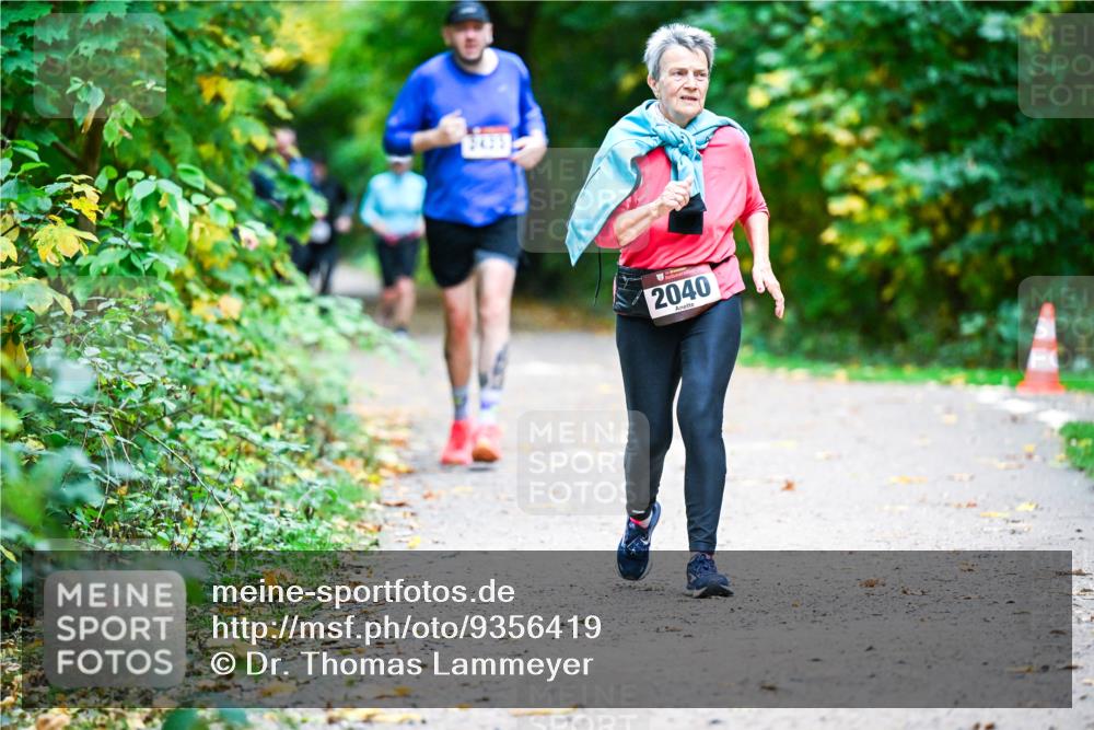 12.10.2025 - Bramfelder Halbmarathon 2025 Dr. Thomas Lammeyer http://msf.ph/oto/9356419 12.10.2025 10:57:09 Laufen 3433, 2040 meine-sportfotos.de