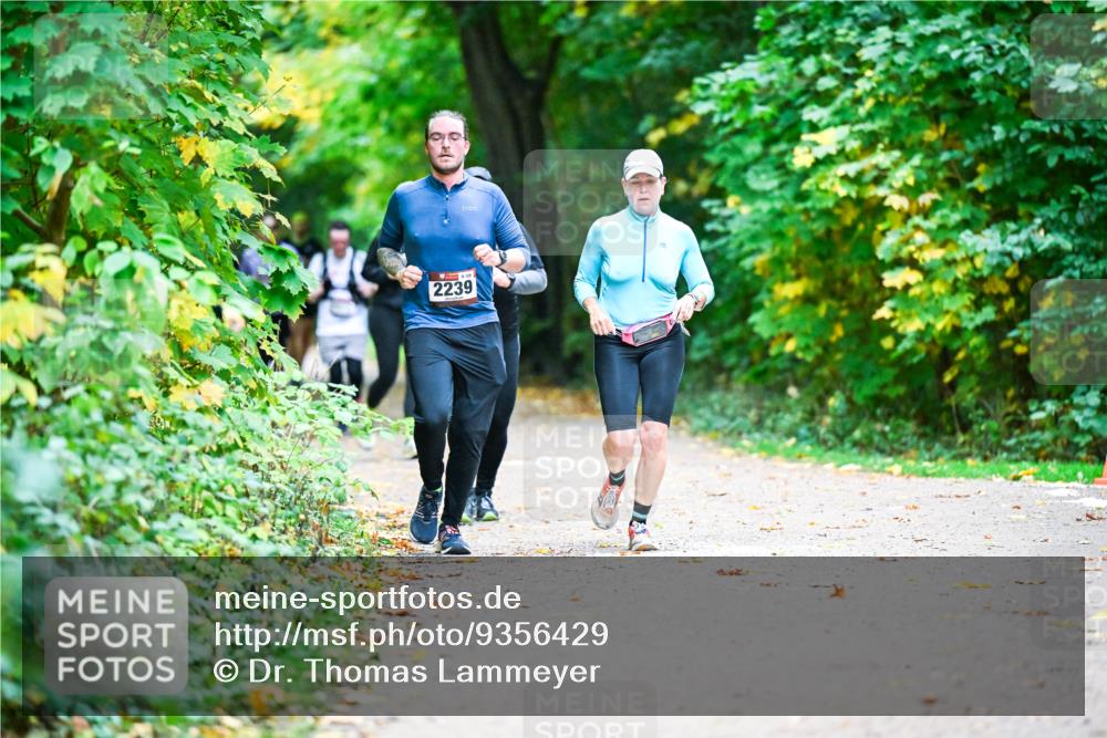 12.10.2025 - Bramfelder Halbmarathon 2025 Dr. Thomas Lammeyer http://msf.ph/oto/9356429 12.10.2025 10:57:16 Laufen 2239 meine-sportfotos.de